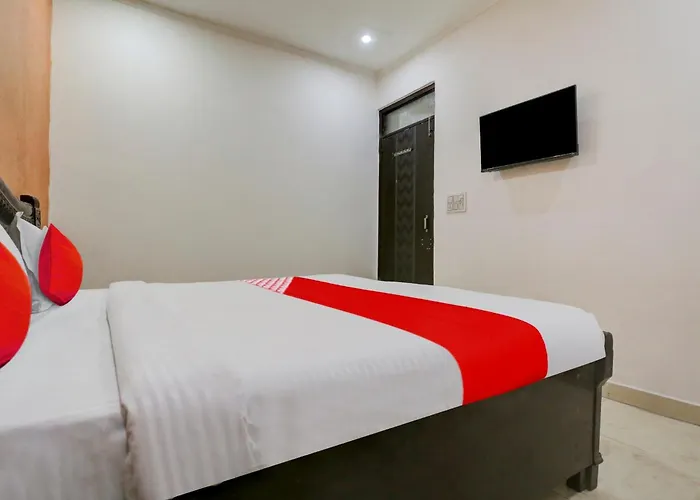 Hotel O Guru Ji Residency